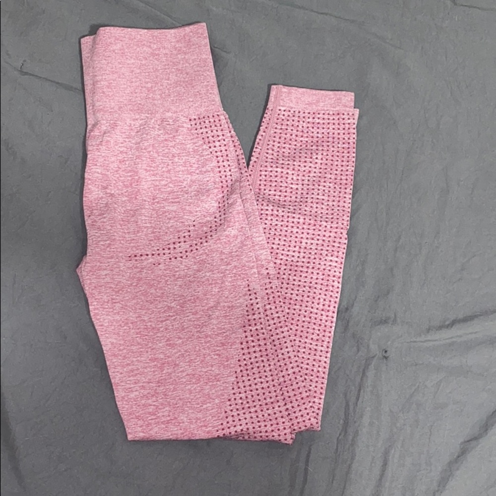 Seamless Leggings. Similar to NVGTN
